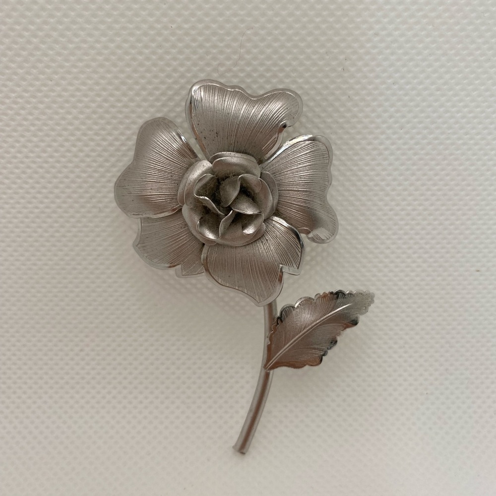 Vintage Silver Tone Rose Flower Brooch Pin